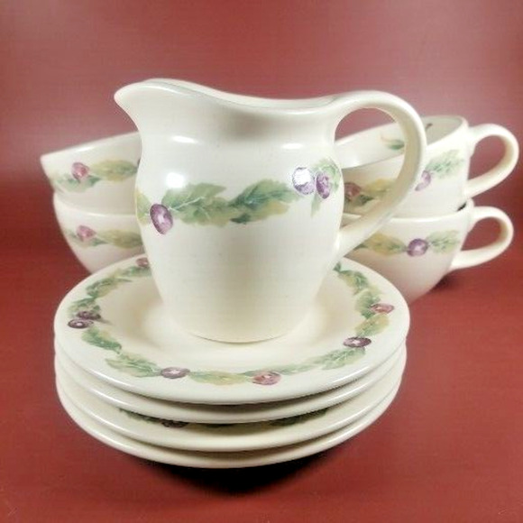 Pfaltzgraff Jamberry Coffee Cups and Saucer Plate Set of 4 with Creamer 9 Pc Lot - Picture 11 of 16